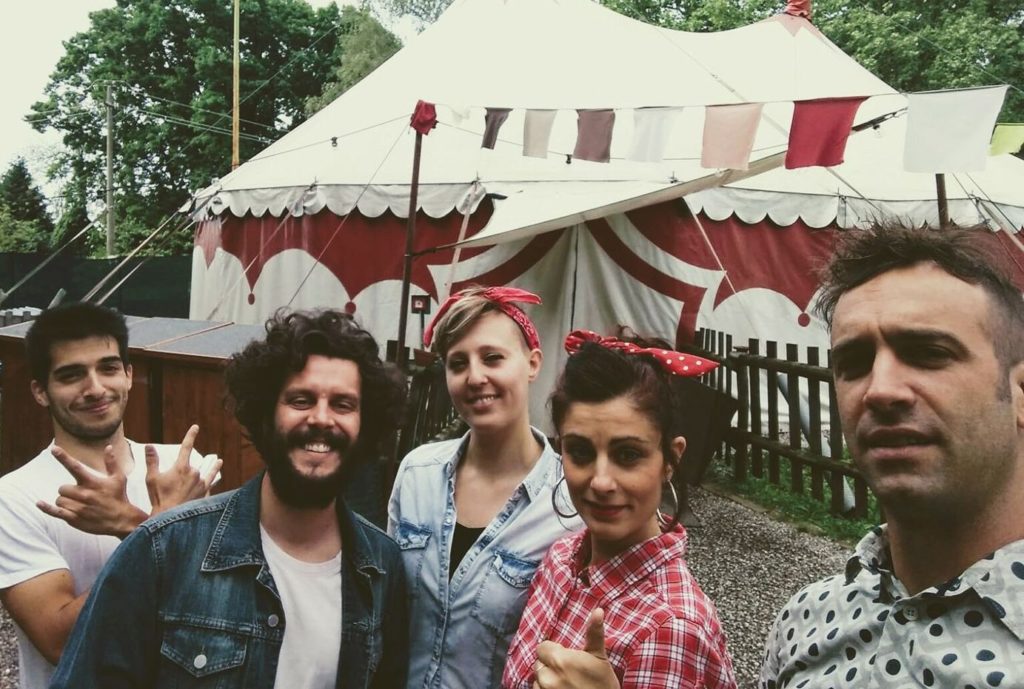 Musicisti, poeti, viaggiatori, artisti e calciatori: la nostra Patria. Ora negata