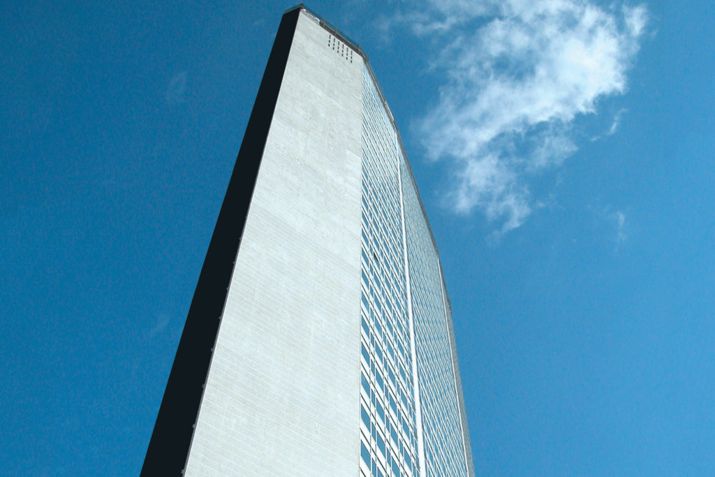 Allarme bomba, evacuato il Pirellone