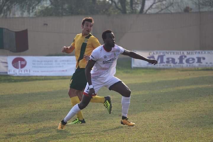 Ma perché per il calcio provinciale e per andare allo stadio dovremo aspettare ancora così tanto (mentre ormai sono permesse manifestazioni con migliaia di persone)?