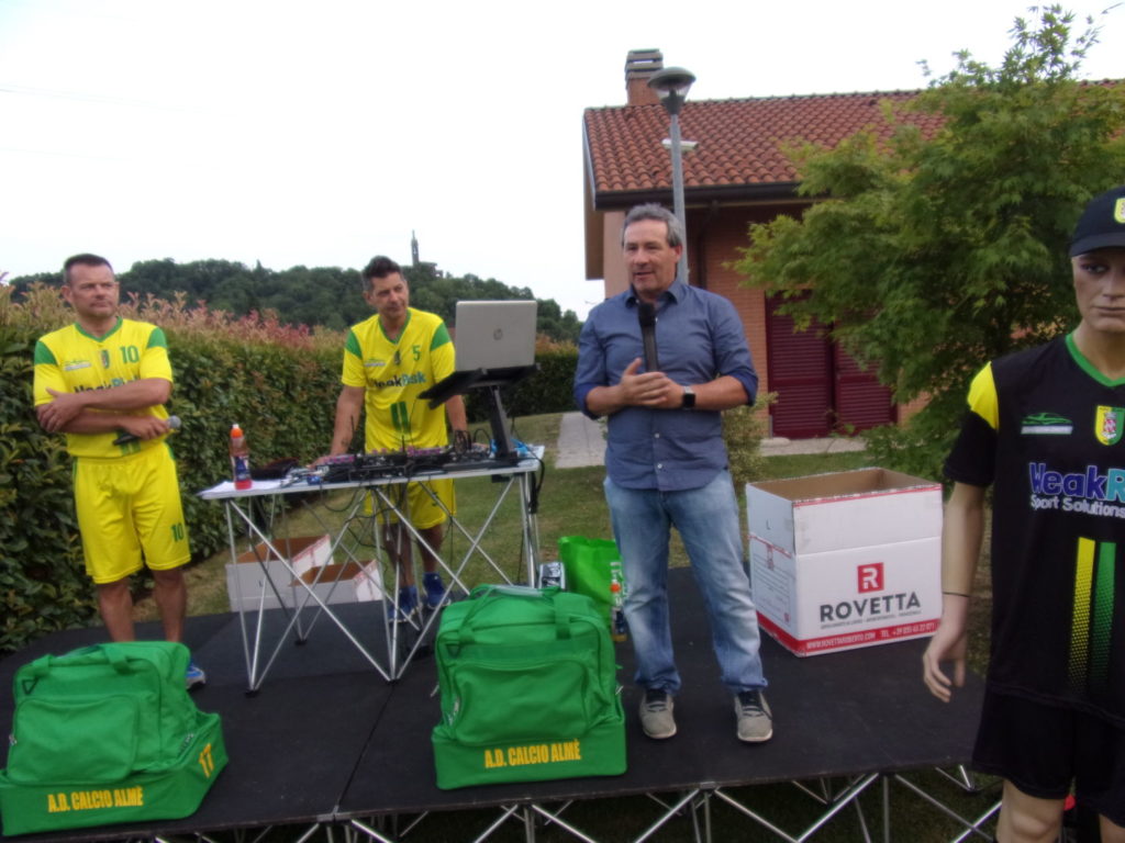 Almè all’attacco: “Lo sconto di 2 euro sulle assicurazioni è una presa in giro. Servono aiuti a fondo perduto”