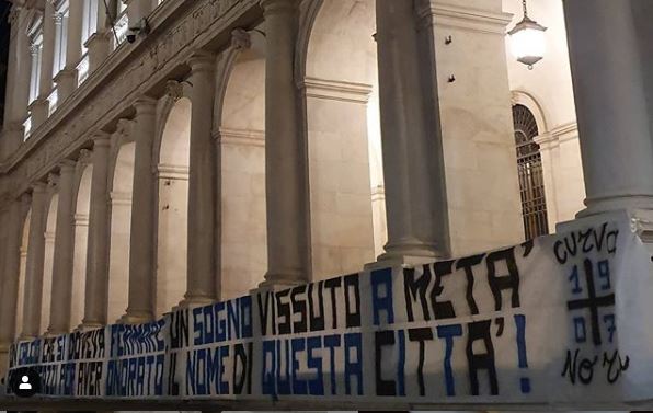 Città Alta e lo striscione della Curva Nord: “Grazie, ma non si doveva giocare”