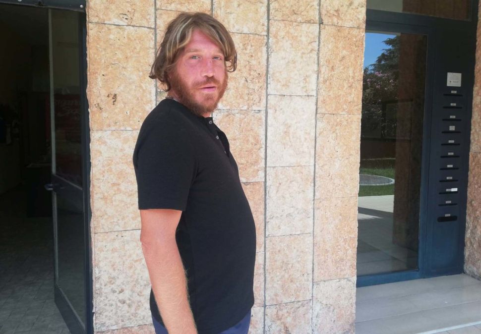 Al mare con la panzetta post covid. E per questo torturato da mia mamma e dai miei due figli, tre magri