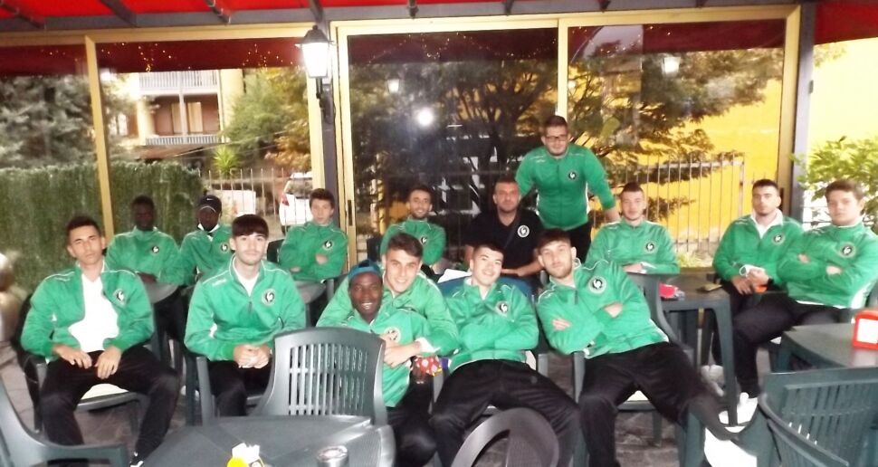 L’entusiasmo del Presezzo 1954 al via della Terza girone E