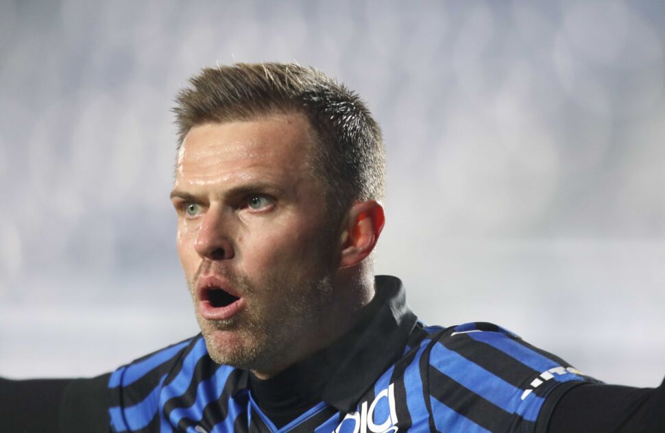 Dzeko gela l’Atalanta, Ilicic (2 assist e assolo) illumina la ripresa: 4-1 alla Roma