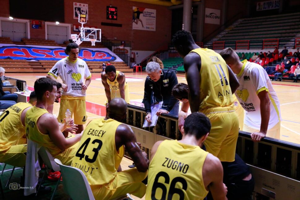 Bergamo Basket piegata dalla corazzata Udine 59-76. L’attacco fatica a segnare, meno di 61 punti di media