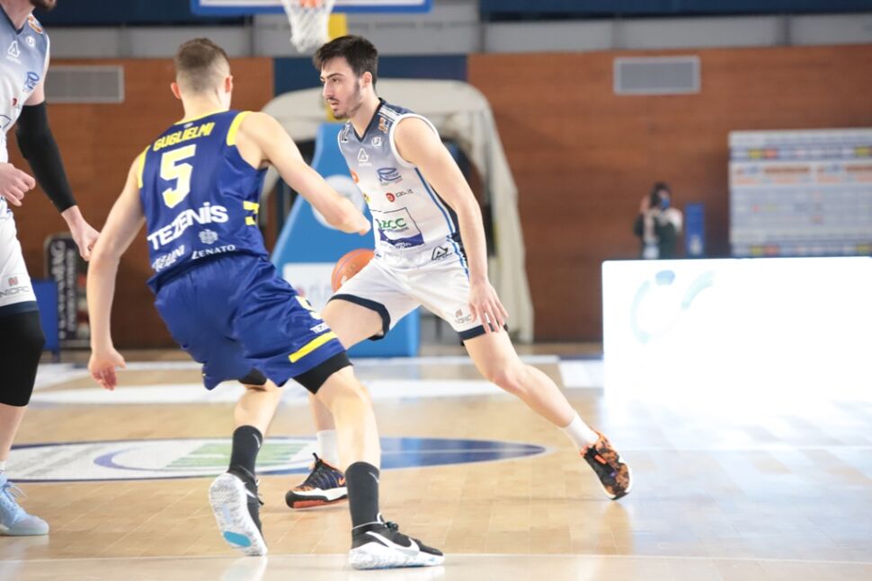 Treviglio non sbaglia, la Tezenis resta in mutande