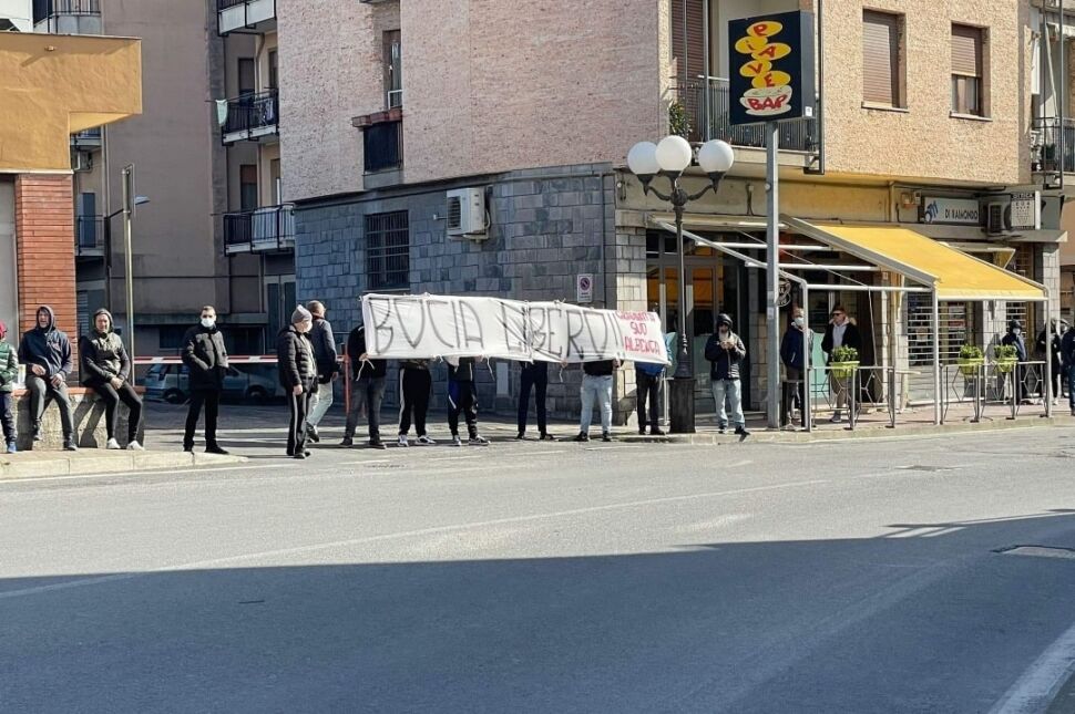 Milano-Sanremo: a sorpresa, lo striscione per il Bocia