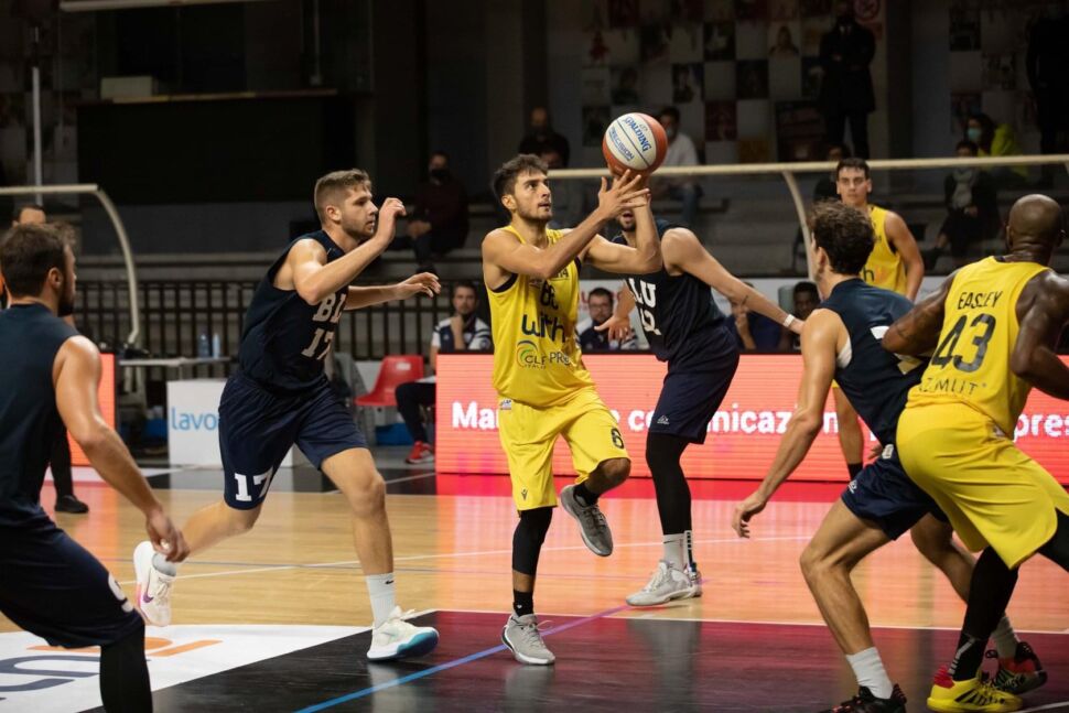 Domani sera il derby Treviglio-Bergamo. Padroni di casa favoriti. Calvani: “Possiamo vincere”