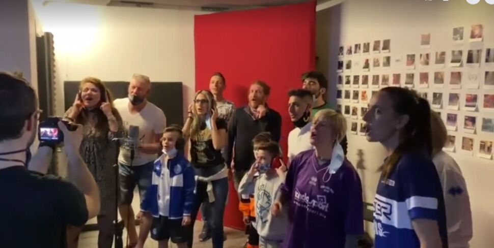 Oggi le prime registrazioni di We’re the fubal. Grazie a Samu Zanichelli, al Peso, alla Luci e a Cri Bellina. Mi sono sentito come Freddie Mercury