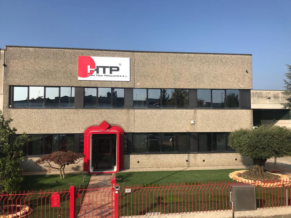 HTP, High Tech Products, vasta gamma di connettori e di soluzioni di cablaggio strutturato. L’azienda di Diego Lacanna, da sempre tifosissimo dell’Atalanta, ha tre sedi, a Brembate Sopra, in Usa e in Cina