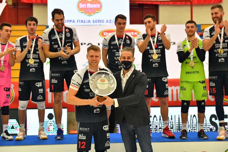 Supercoppa, il presidente Angelo Agnelli carica la squadra