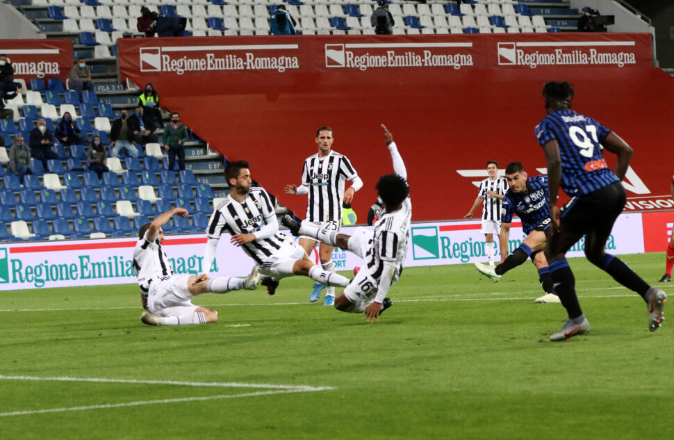 Una grande Atalanta zavorrata dal Var e tradita da Kulusevski: la Coppa Italia va alla Juventus (2-1)