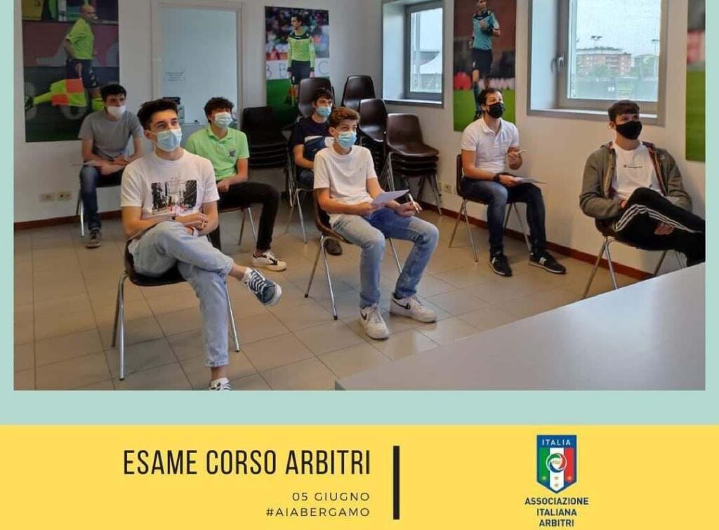 La sezione AIA di Bergamo dà il benvenuto a 21 nuovi arbitri. I complimenti della delegazione LND orobica