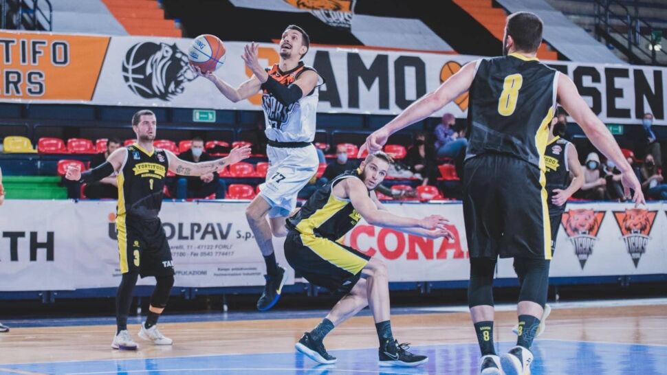 Il Bergamo Basket si regala un colpaccio: ecco Giacomo Dell’Agnello, un califfo in B