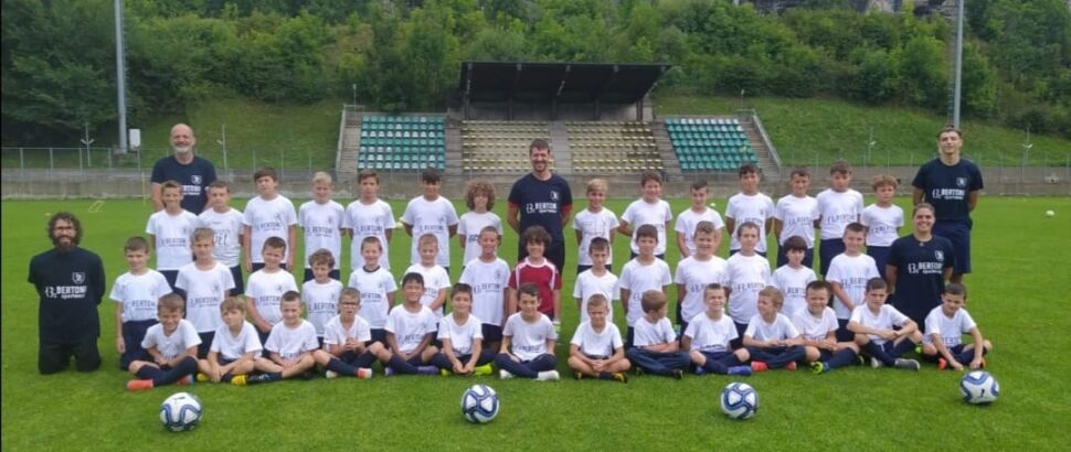 I saluti dal Camp del Rovetta in svolgimento a Onore. In attacco arriva Nicola Bani dal Pianico