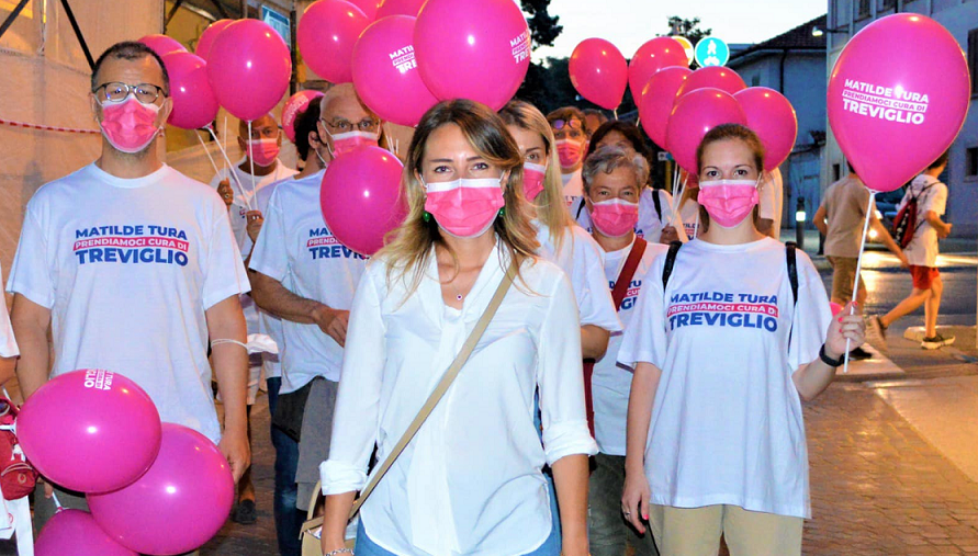 Matilde Tura, no al gazebo? Ecco la camminata per le vie della città