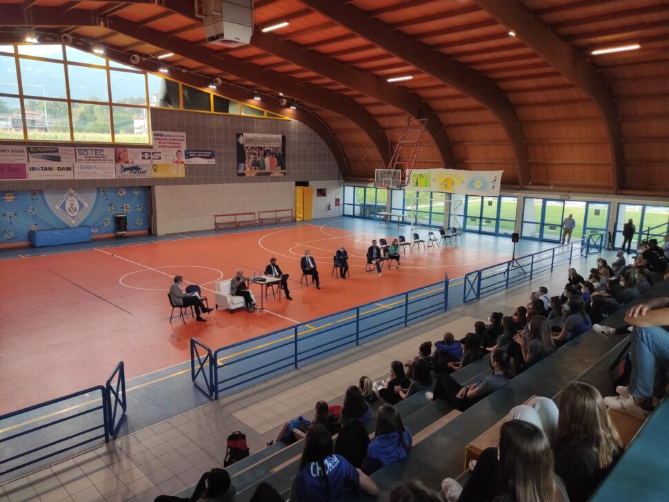 Chorus Volley, Domenico Bosatelli apre il ciclo di incontri di orientamento tra sport, cultura e vita rivolto alle giovani atlete