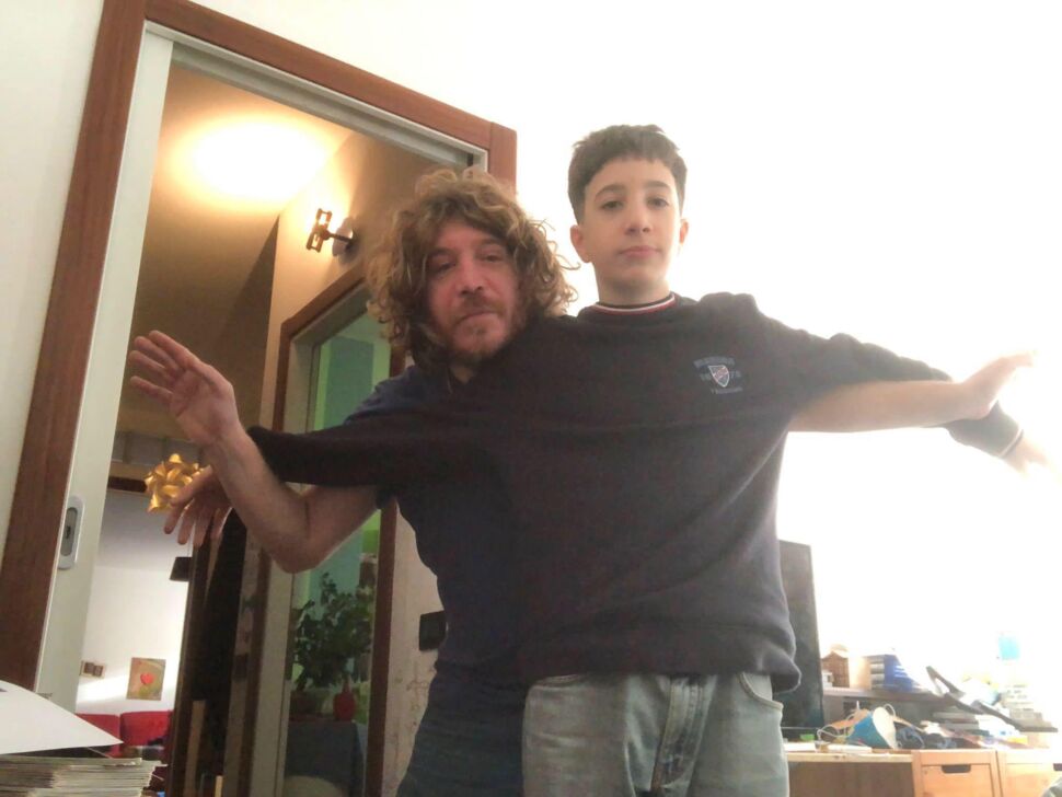 Sentirsi un padre strano e venire rassicurato dal proprio strano figlio. Il tutto per la modica cifra di venti euro