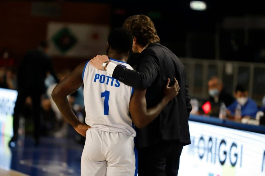 UFFICIALE – Potts rescinde il contratto con la Blu Basket Treviglio