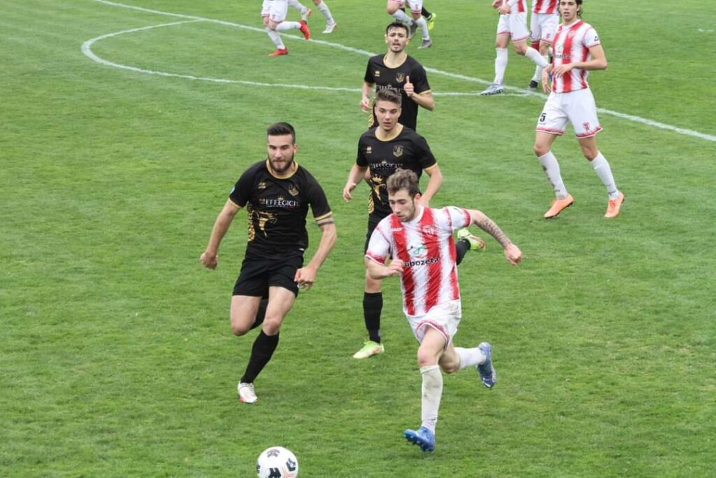 La risalita della Tritium viene fermata dai legni. Tre punti al Forlì di Graffiedi