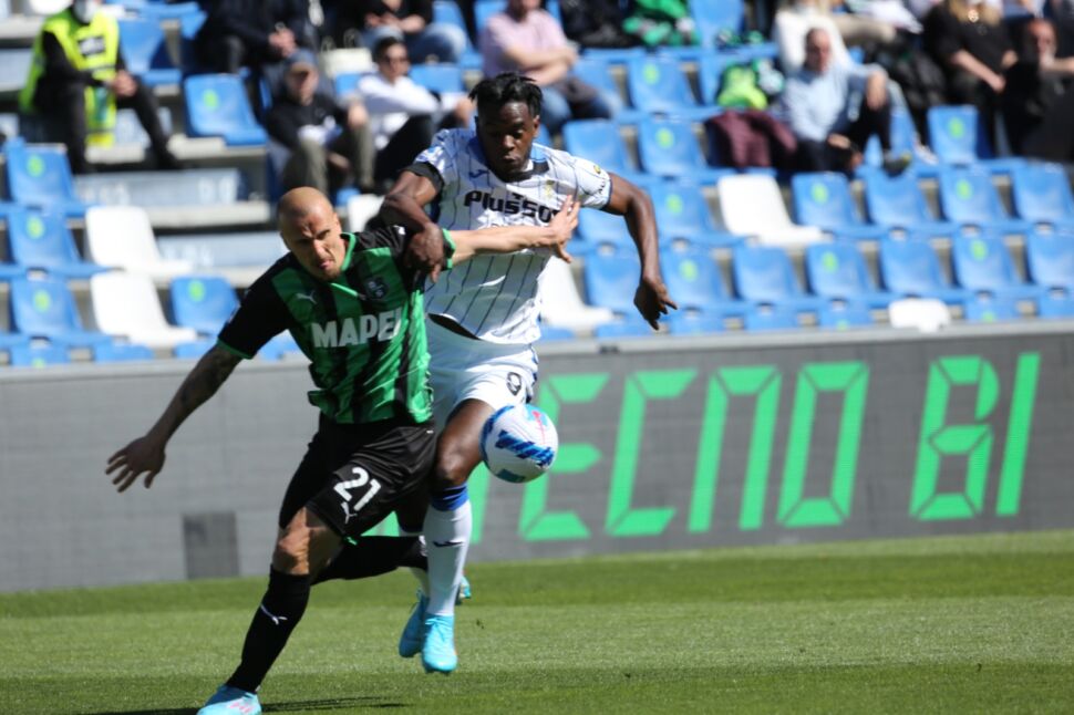 Gasperini fa turnover (8/11), il Sassuolo di Traore sbatte l’Atalanta fuori dalla zona Europa
