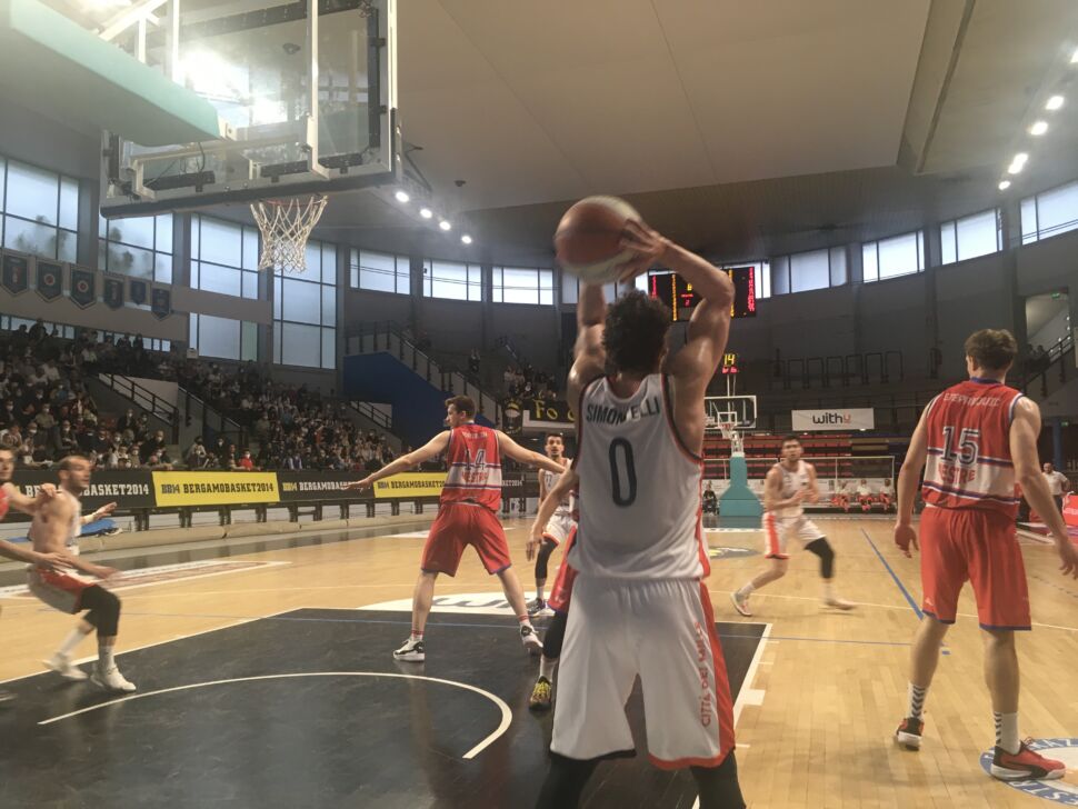 WithU Bergamo ai playoff, Mestre battuta in casa 79-73