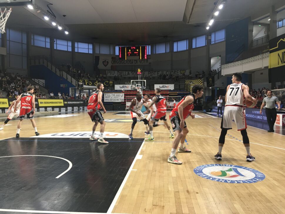 Playoff, la WithU Bergamo riapre la serie battendo Legnano 63-55