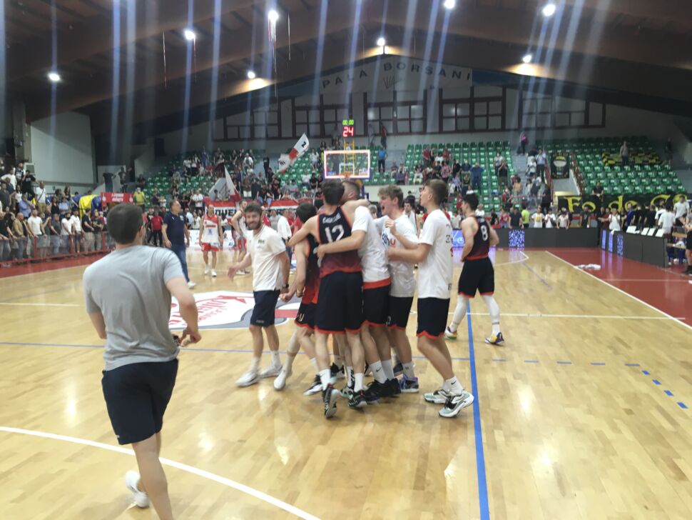 WithU Bergamo che impresa: vince 75-71 a Legnano e vola in semifinale