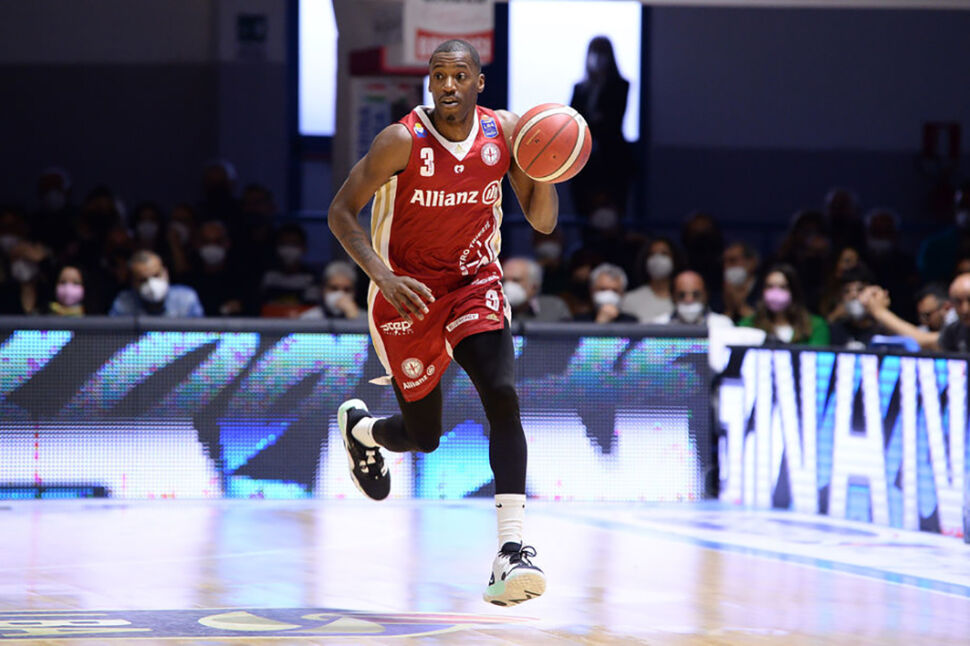Treviglio firma Clark: la combo guard da Trieste