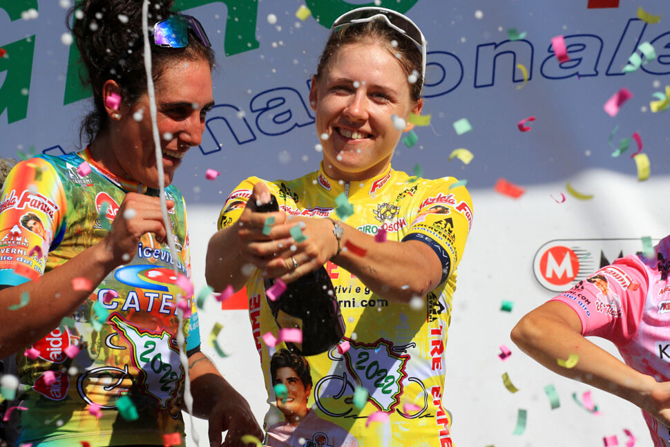 Al Giro di Toscana la prima vittoria in maglia Valcar – Travel & Service per Karolina Kumiega