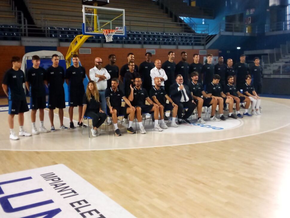 La denuncia di Finelli: “Frasi razziste contro un mio giocatore”