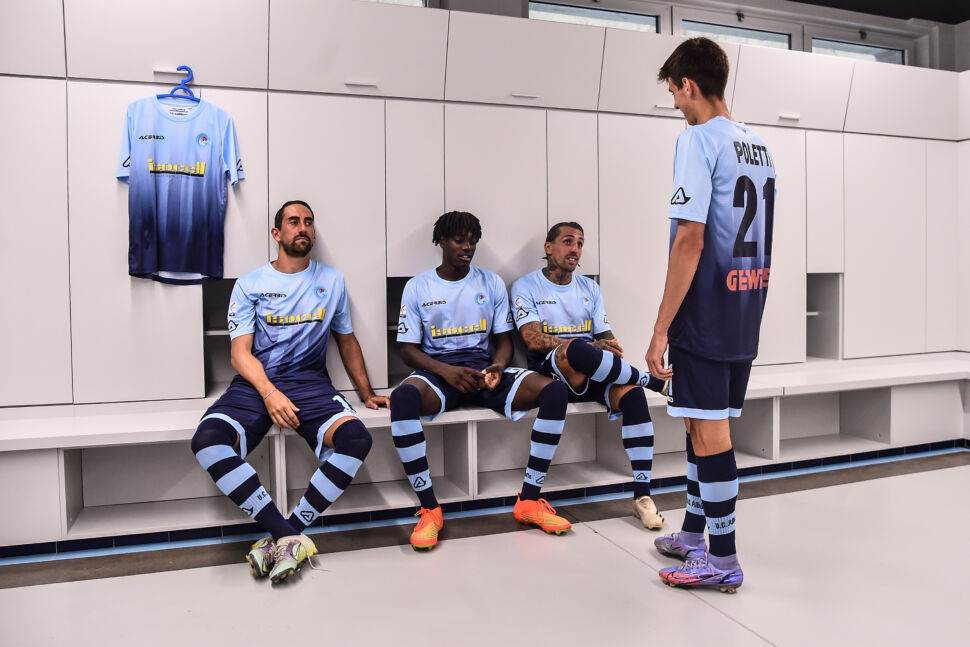 Svelata la nuova divisa Acerbis. Franco: “AlbinoLeffe, A come amore”