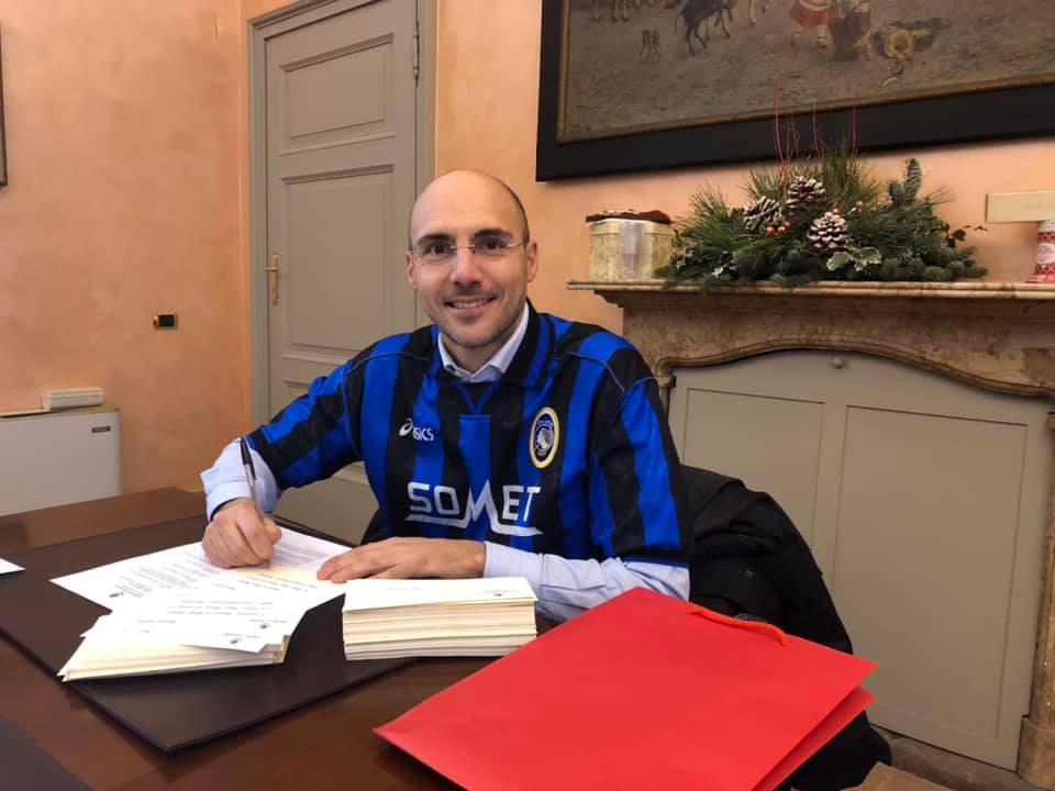 Stezzano, il sindaco in panchina