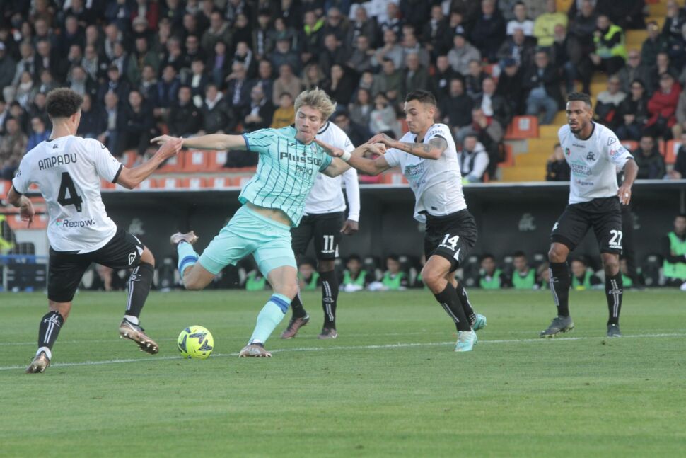 Hojlund e Pasalic salvano l’Atalanta al fotofinish, ma a La Spezia è solo un pareggio