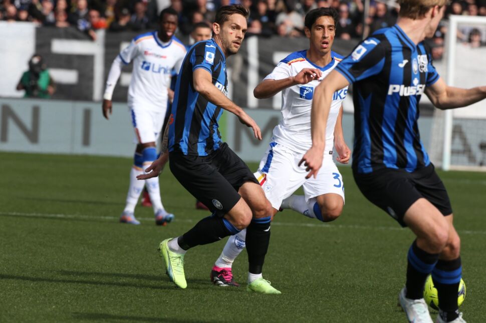 Il Lecce è la bestia nera dell’Atalanta: un altro 2-1 e corsa Champions frenata
