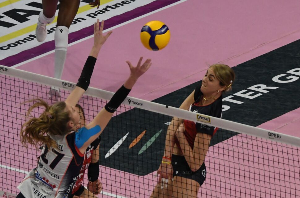 Volley Bergamo 1991 vittoria che significa Play Off Scudetto con Scandicci