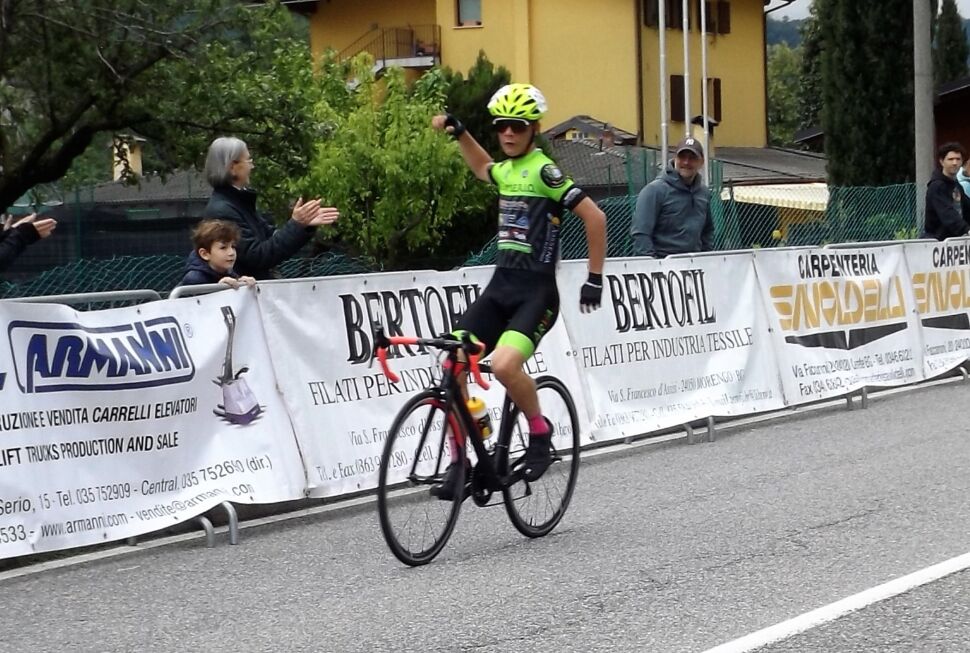 Trofeo Armanni vincono Longo (1° anno)  e Brustia (2° anno). Bene la Gazzanighese di Mauro Zinetti con Bertola (4°), Nembrini (6°), e Gusmini (7°)