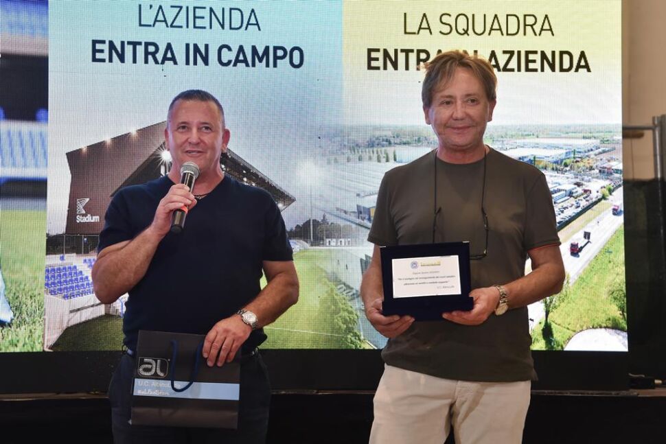 AlbinoLeffe in visita a Isocell. Riconoscimenti a Jacopo Manconi, Mohamed Alì Zoma, Mihai Vasilica Gusu e Gael Genevier