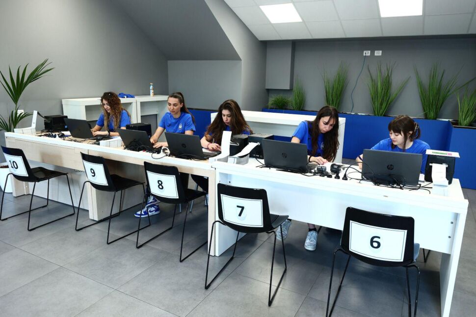 Terza fase di prelazione: 1° giorno, rinnovano in 73