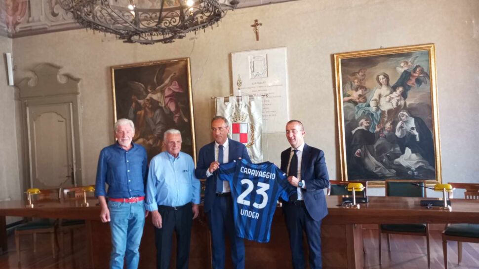 Caravaggio sposa l’Atalanta Under 23: “Da Michelangelo al calcio, il nostro nome nel mondo”