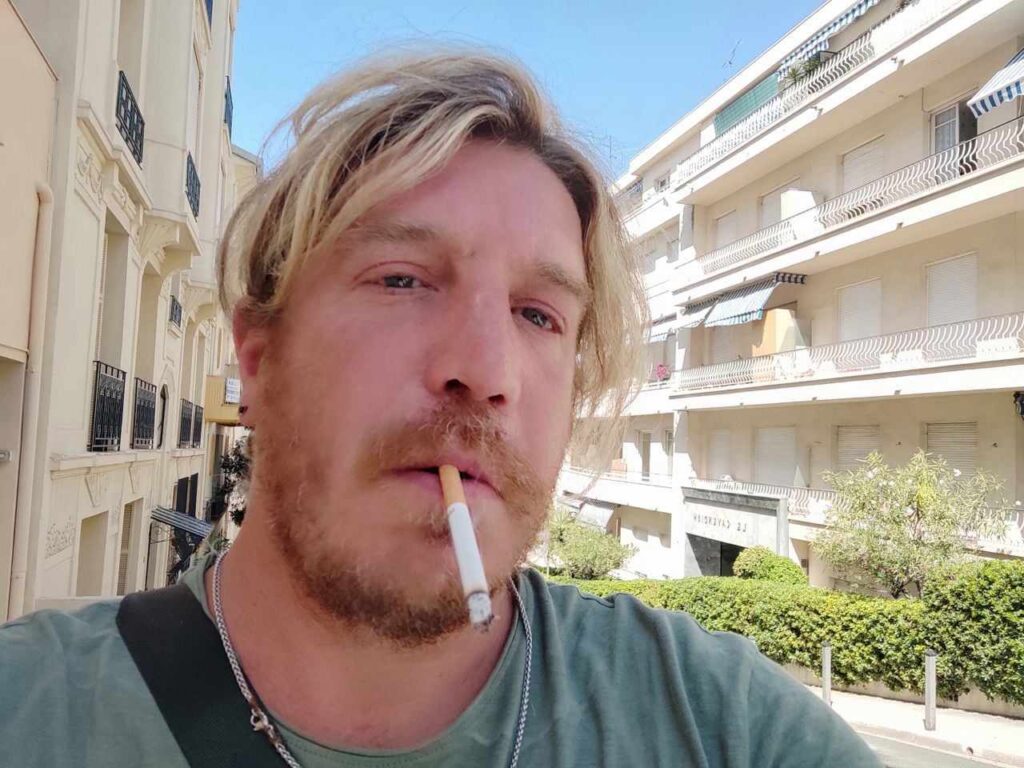 In vacanza a Nizza, in Francia, sempre più convinto che l’Italia sia un paradiso