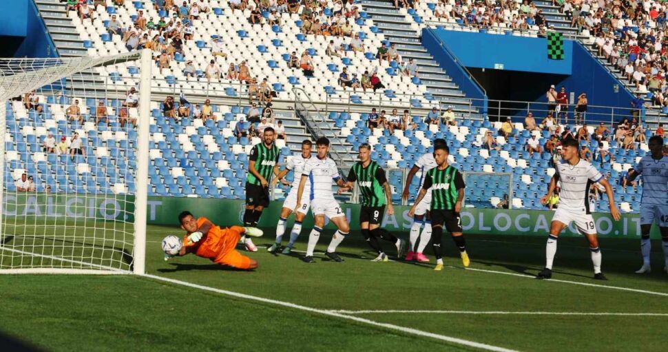 De Ketelaere-Zortea, testa e piede per battere il Sassuolo: l’Atalanta comincia bene