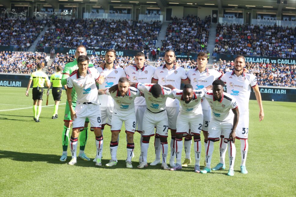 Serie A, Cagliari-Verona: i sardi ospitano gli scaligeri,  la squadra di Baroni fa visita a quella di Ranieri all’Unipol Domus nel pomeriggio del lunedì di Pasquetta 1 aprile, match valido per la 30^ giornata di Serie A