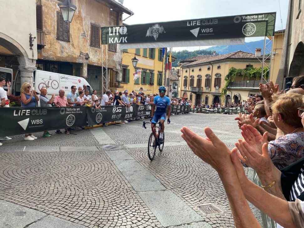 Ciclismo, juniores. Cristian Calzaferri profeta in patria, che vittoria a Clusone