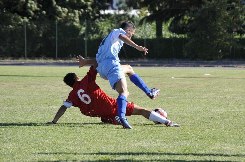 Dribbling. Andrea Guariglia, una vita da mediano. Carriera e miracoli calcistici dell’ex bandiera del Gorle, ora stella del Ranica