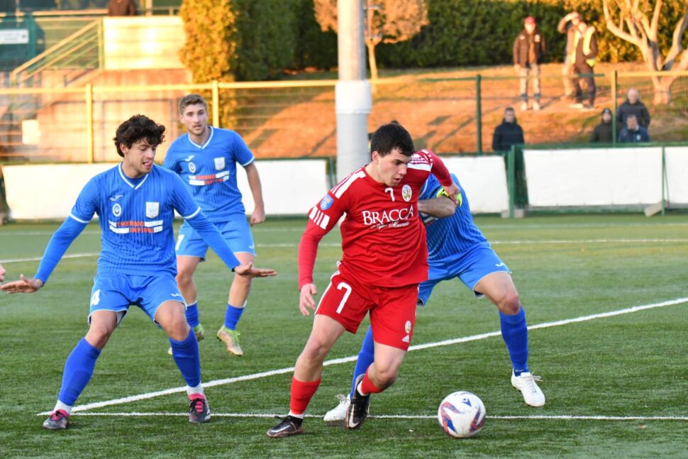 Serie D, Girone B. Pari a occhiali tra Villa Valle e Ponte San Pietro