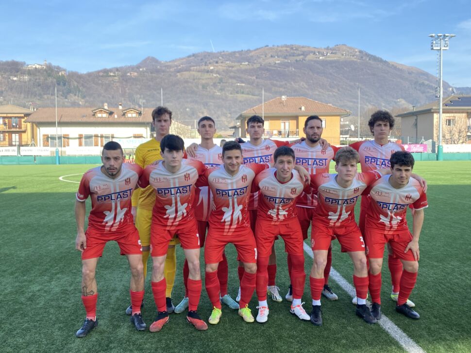 Eccellenza C. Juvenes Pradalunghese perfetta, Cazzagobornato battuto 2-0