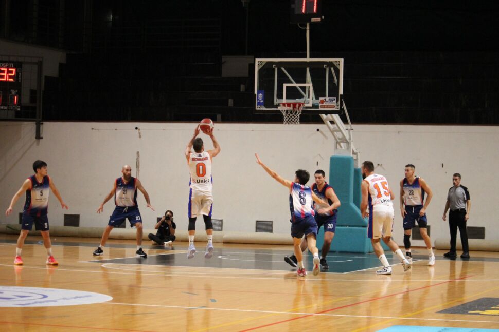 La Bluorobica festeggia il nuovo Turel battendo Bologna