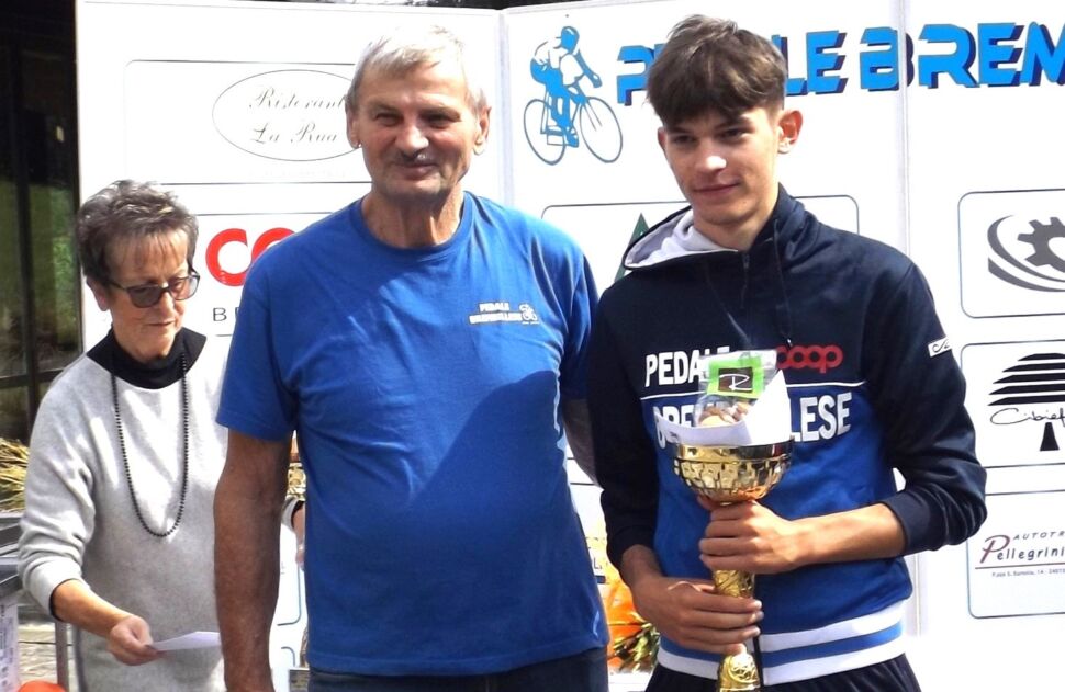 La Gi-Effe Fulgor consegna il premio ciclistico “Bepi e Roby Donati” a Cristian Mazzoleni del Pedale Brembillese