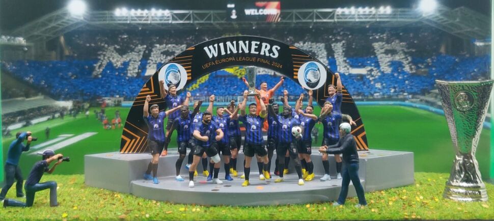 “Il 2 Fisso” ci ricasca: la spettacolare miniatura che riproduce il trionfo della Dea a Dublino